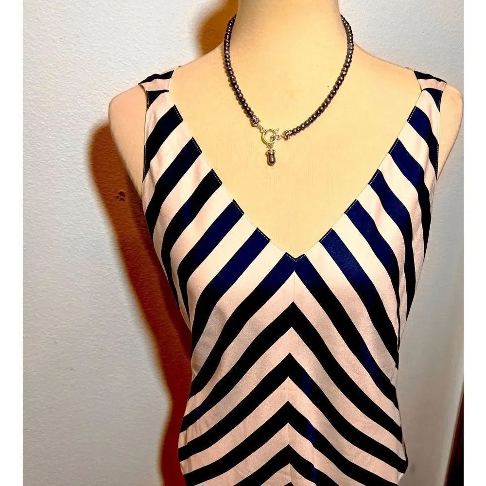EUC Ellen Tracy Size 6 Sleeveless , V-neck Polyester Striped Top #9